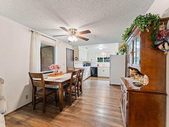 4th image of 714 Brookside Cir