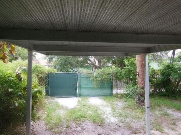 5th image of 809 N C St