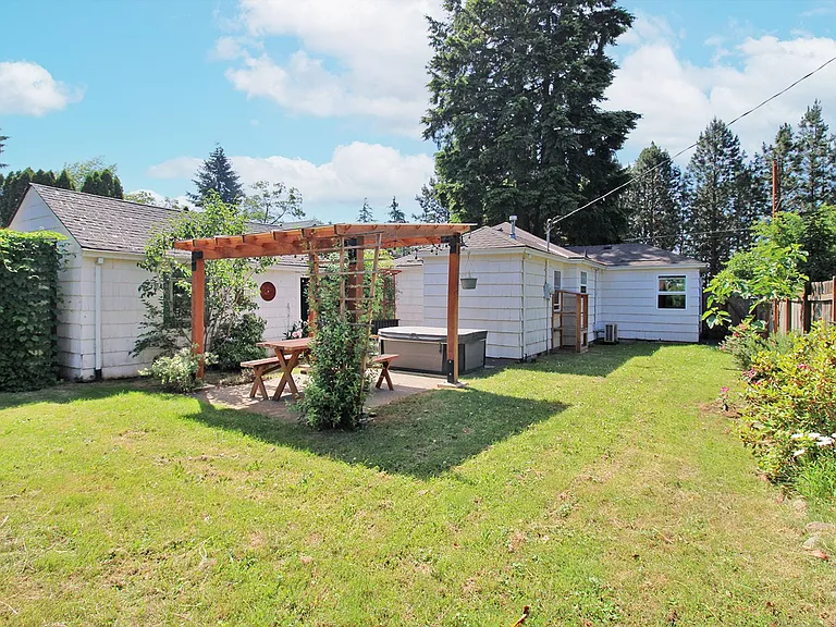 7707 SE Otty St — Photo 26
