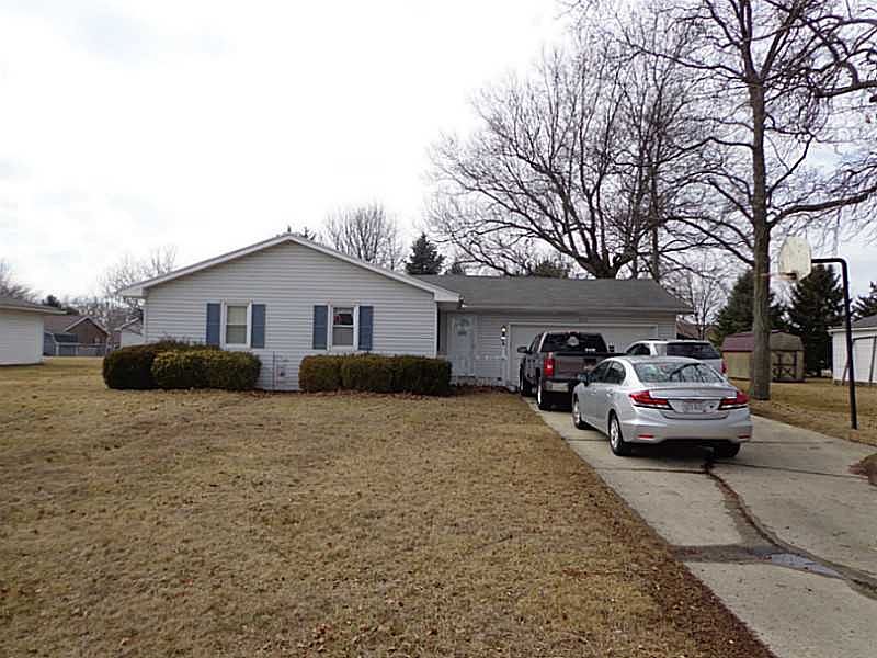 1st image of 334 Eastview Dr