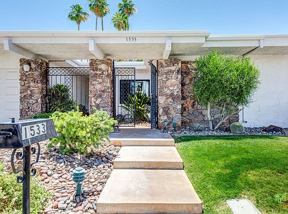 3rd image of 1533 E Canyon Estates Dr