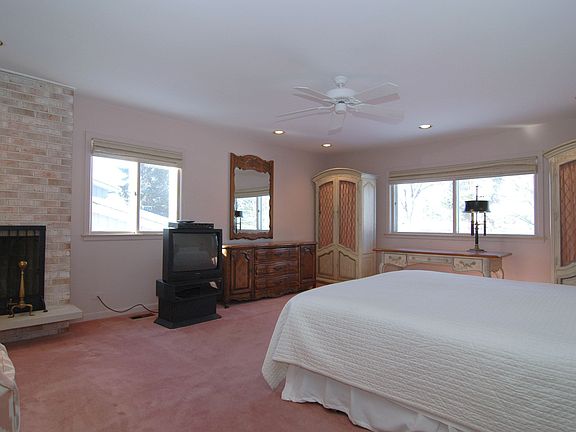 Large Master Bedroom w/Wood Burning Fireplace