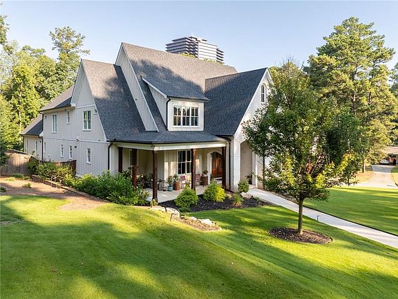 5th image of 4218 Oak Forest Dr