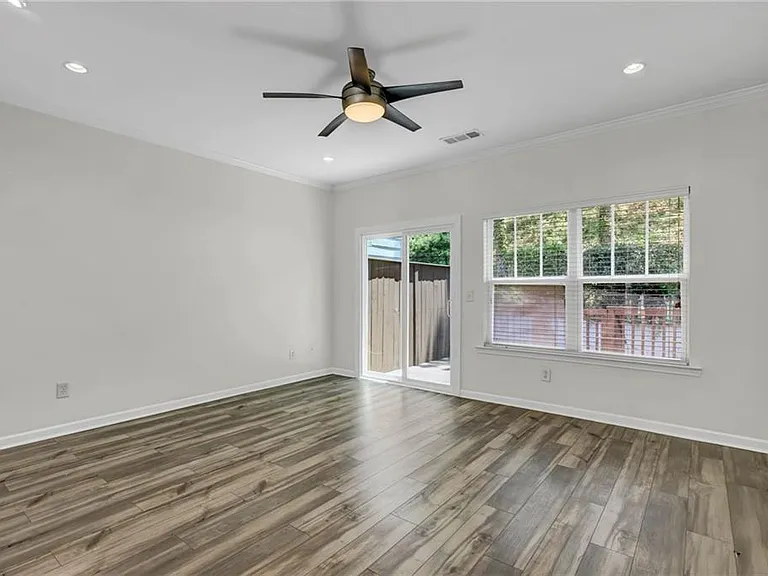 1044 Liberty Pkwy NW — Photo 11