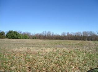 Barrs St SW, Massillon, OH 44647