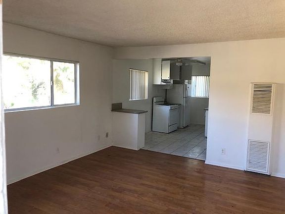 2nd image of 834 Victor Ave APT 6