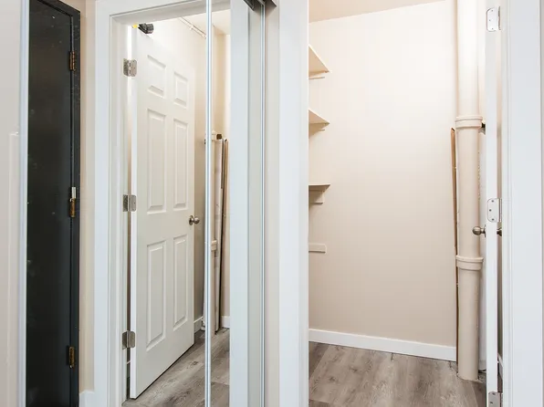 6707 132nd Ave NW, Edmonton, AB T5C 2A4