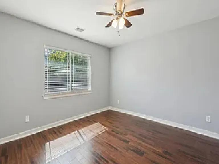 1818 Hillgreen Dr — Photo 23