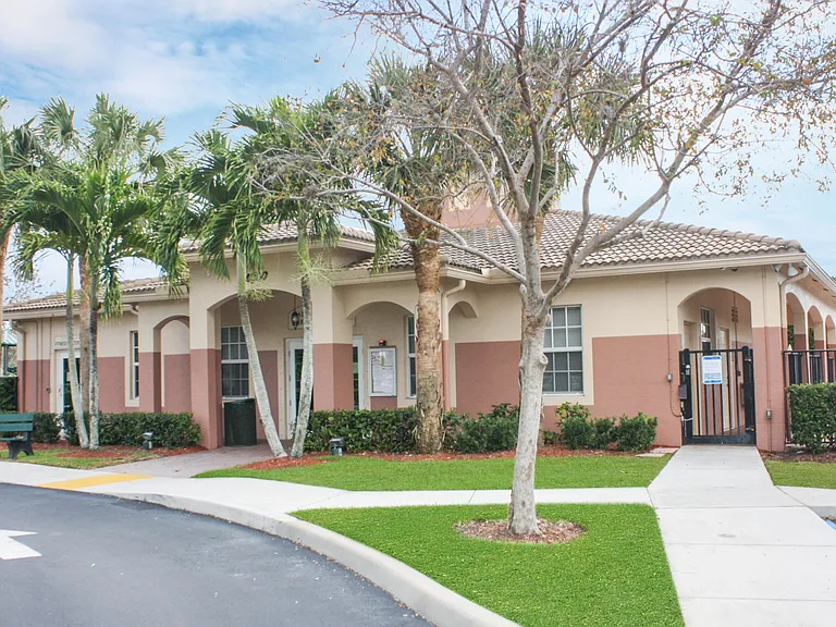 4801 SE Graham Dr — Photo 10