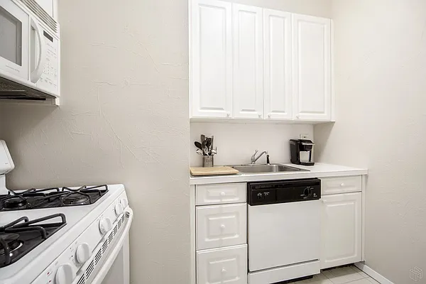 Sold by Halstead Real Estate | media 4