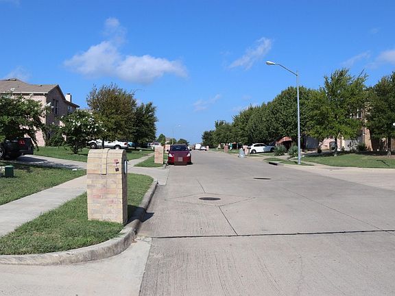 5th image of 14900 Bell Manor Ct