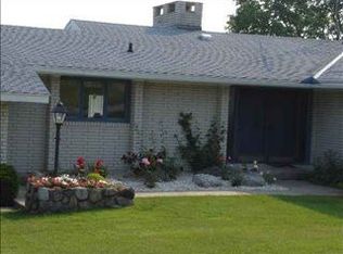 878 Country Ln, Petoskey, MI 49770