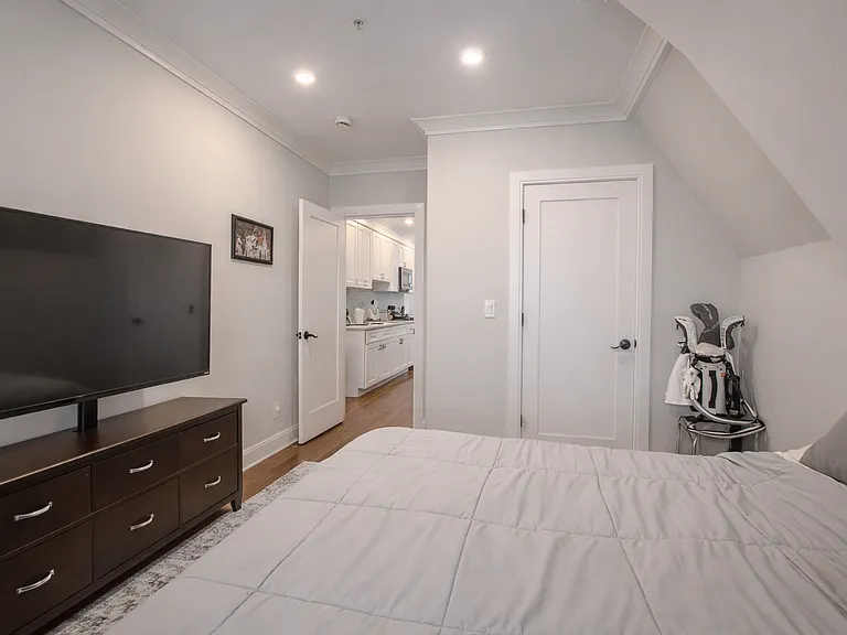 53 Quint Ave #3-53J — Photo 6