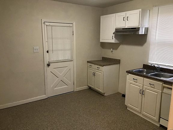 3rd image of 117 Elkan Ave