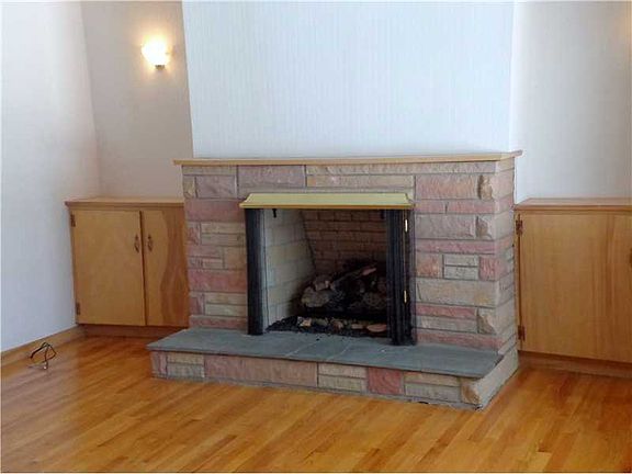 3rd image of 332 Colorado Dr