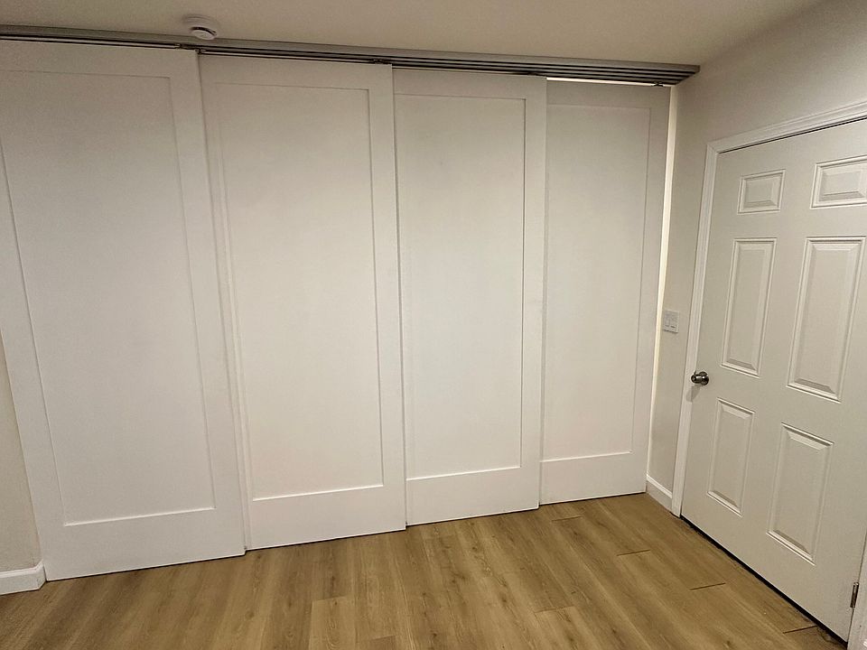 Room 2 with sliding door closed