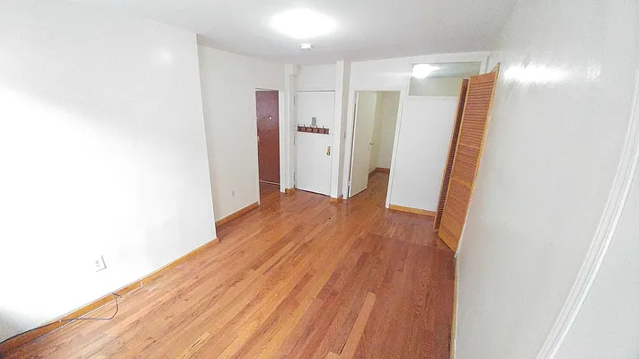 Rented by Downtown Mgt & Realty LLC | media 6