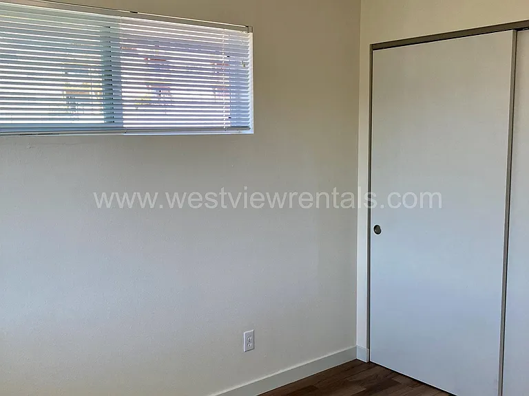 524 32nd St #402 — Photo 23