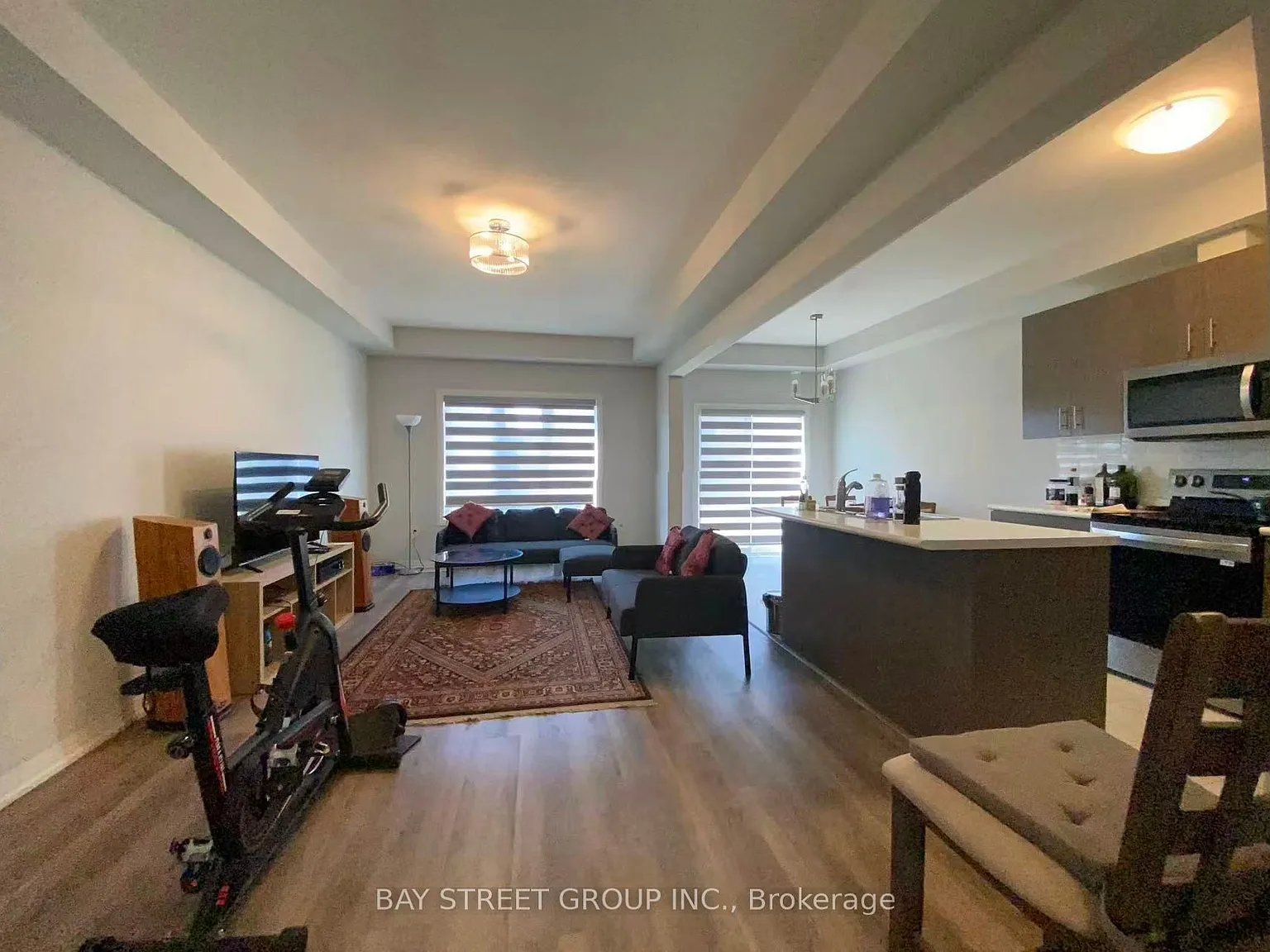 3 bed, $2,500 — Photo 2