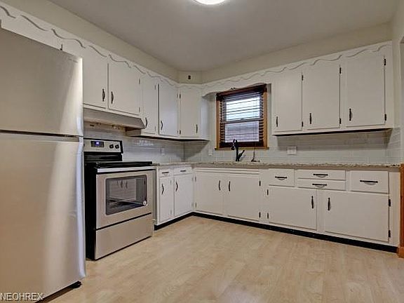 2nd image of 456 6th St
