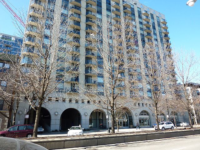 1st image of 1250 N La Salle Dr APT 1010