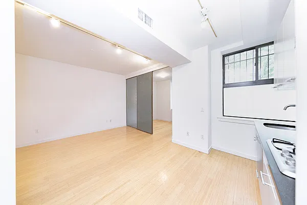 Rented by The Downtown LLC | media 24