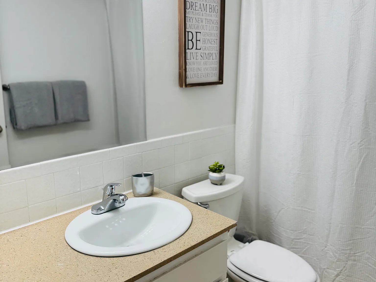 2 bed, 900 sqft, $1,250 — Photo 4