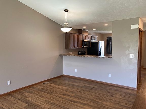 5th image of 1314 Macy Ln