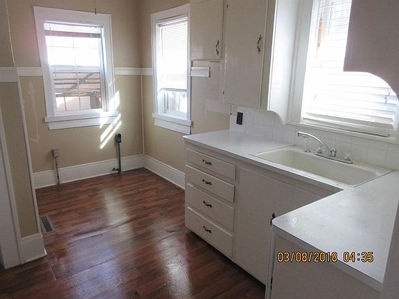 4th image of 140 N Saint Clair St
