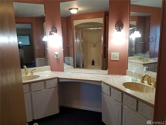 5th image of 18425 NE 95th St Unit 105