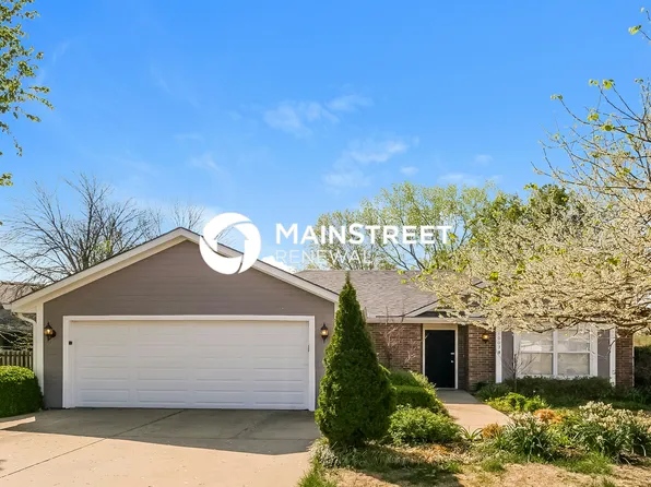 1003 Stone Brook Ln, Grain Valley, MO 64029
