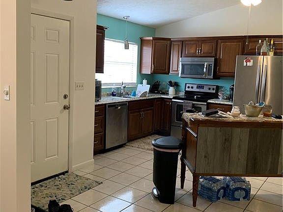 3rd image of 204 Golfpoint Dr