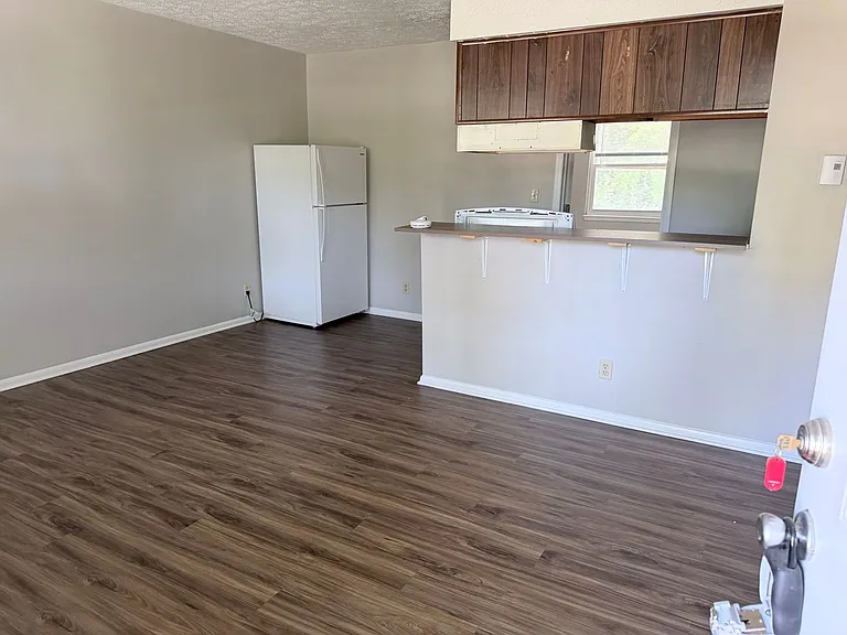 1217 Main St — Photo 7