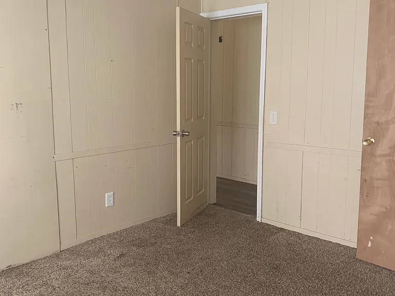 1822 Covington Ln NE — Photo 5