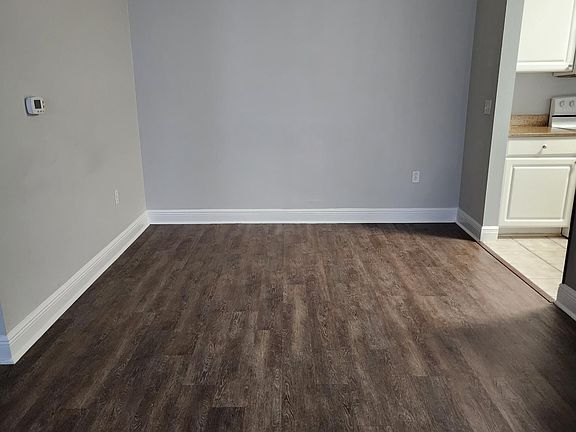 5th image of 330 Southern Pecan Cir Unit 101