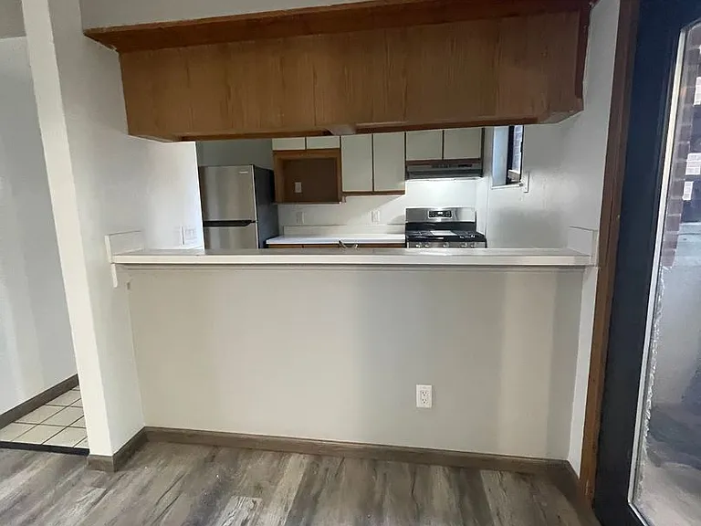 50 E 11th Ave — Photo 21