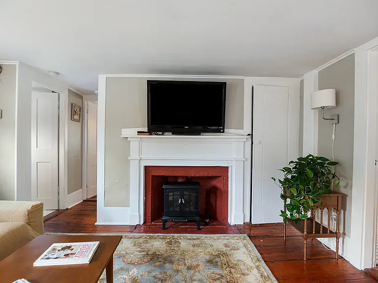 935 Bay Rd #2 — Photo 3