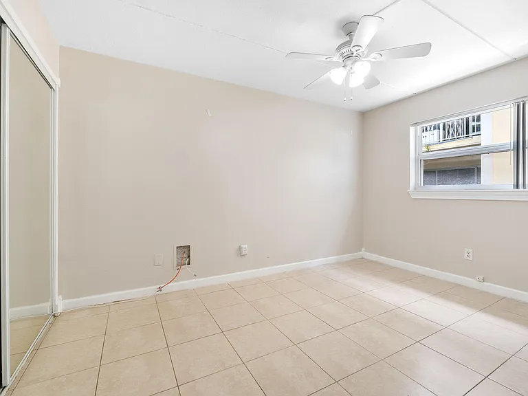 510 Prosperity Farms Rd #4B — Photo 10