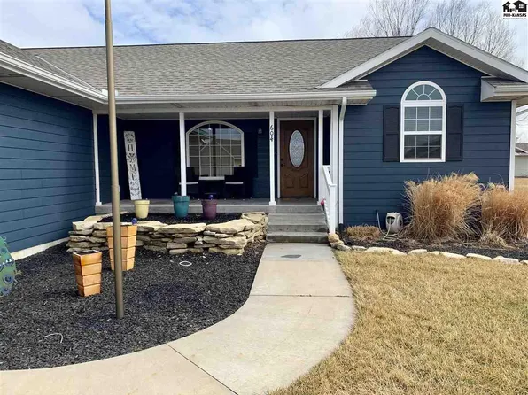 604 Baldwin St, Galva, KS 67443