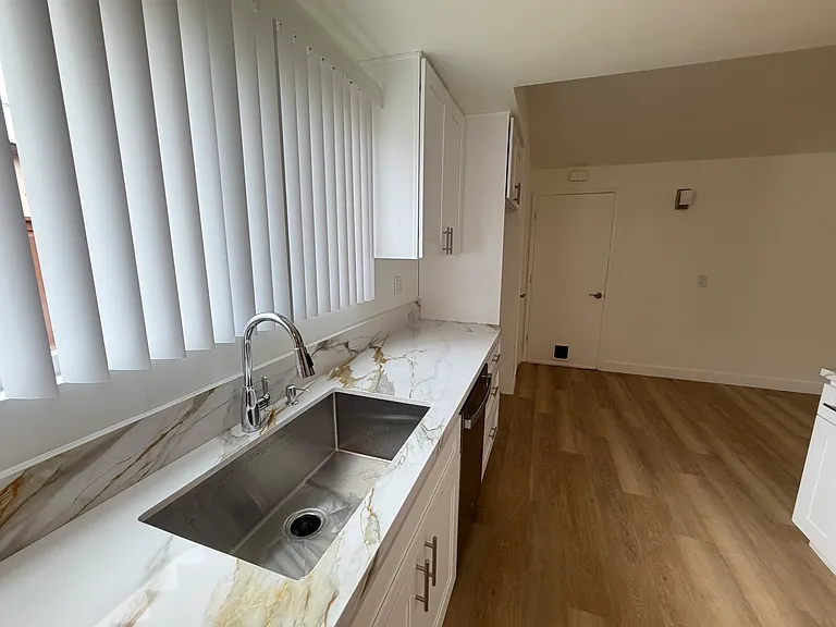 8449 Limerick Ave — Photo 9