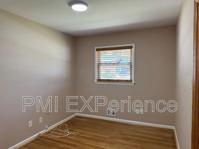 3203 Amador Dr — Photo 11