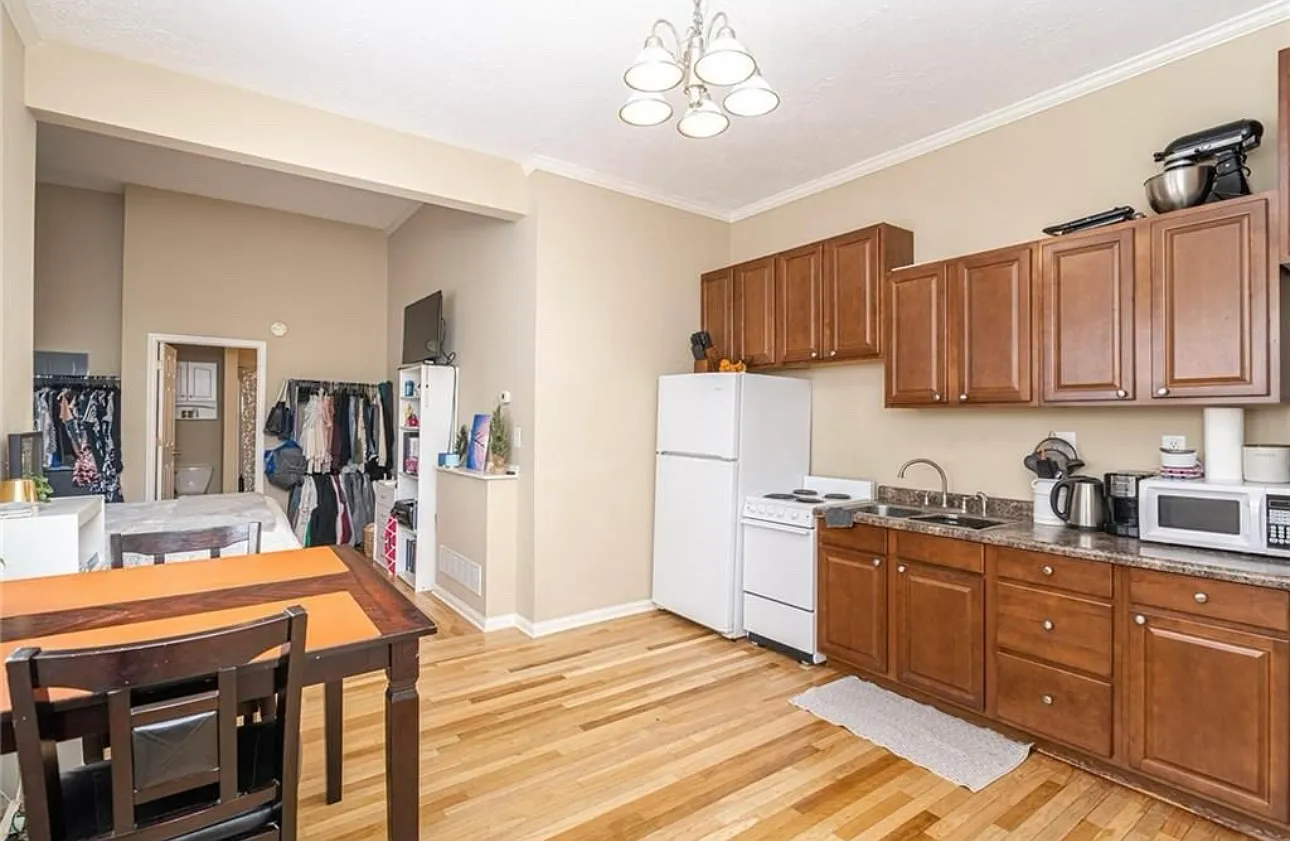 Studio, 500 sqft, $950 — Photo 3