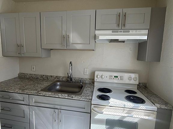 3rd image of 720 SW 7th St APT 1