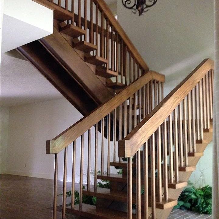 2nd image of 22 Elmwood Cir