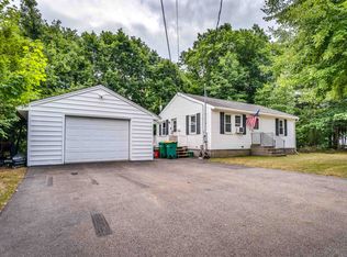 2 Great Falls Ave, Rochester, NH 03867