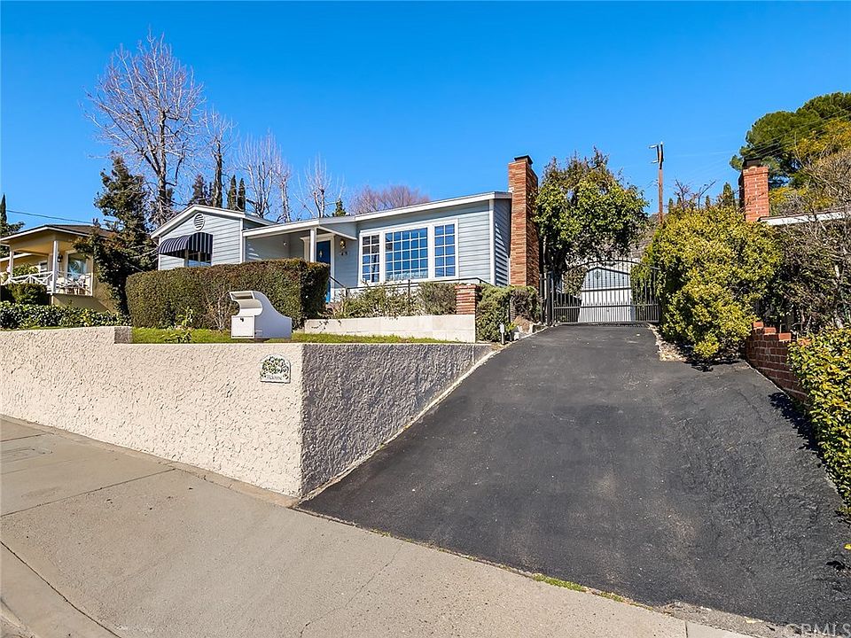 1st image of 3415 Santa Carlotta St