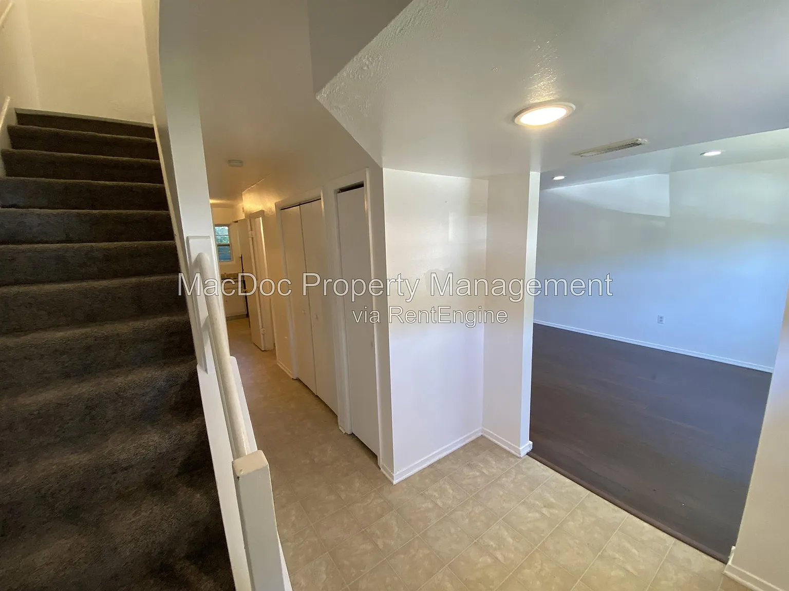3 bed, 2.5 bath, 1293 sqft, $1,795 — Photo 2