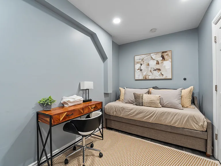 1705 S Highland Ave — Photo 25