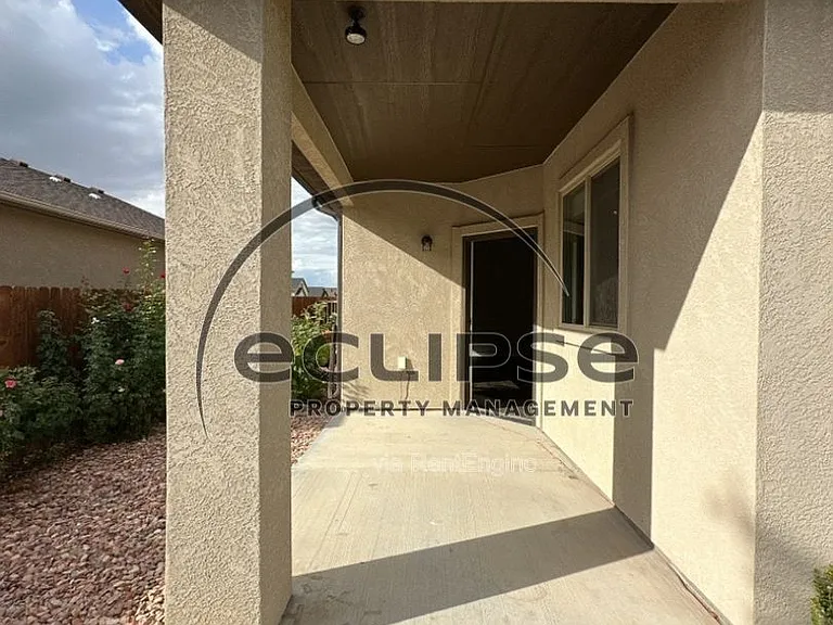 2921 Magnolia Ave — Photo 3