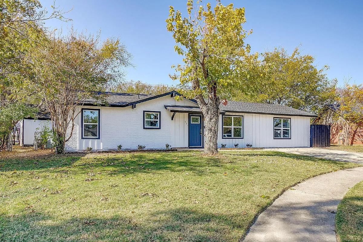 Building Photo - 521 Mesquite Ave N